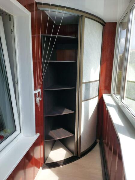 Шкаф радиусный угловой на балкон двухдверный